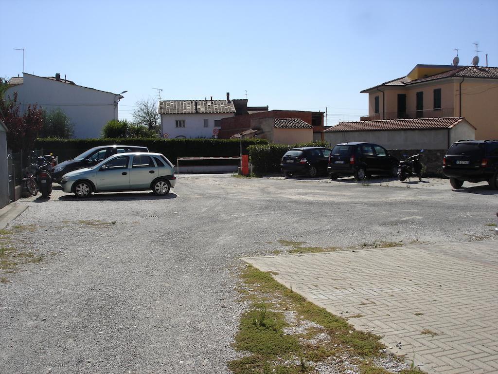 La Corte Apartment Pisa Bagian luar foto